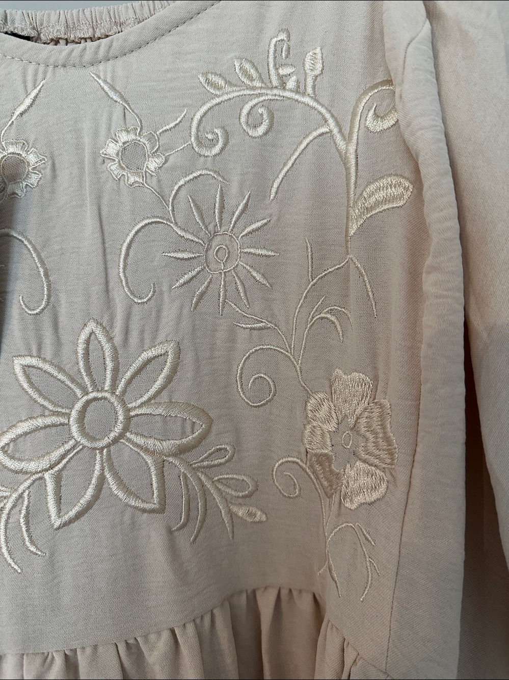 Women’s Cream/Beige Puff-Sleeve Embroidered Midi Dress NWT 1XL - Picture 7 of 10